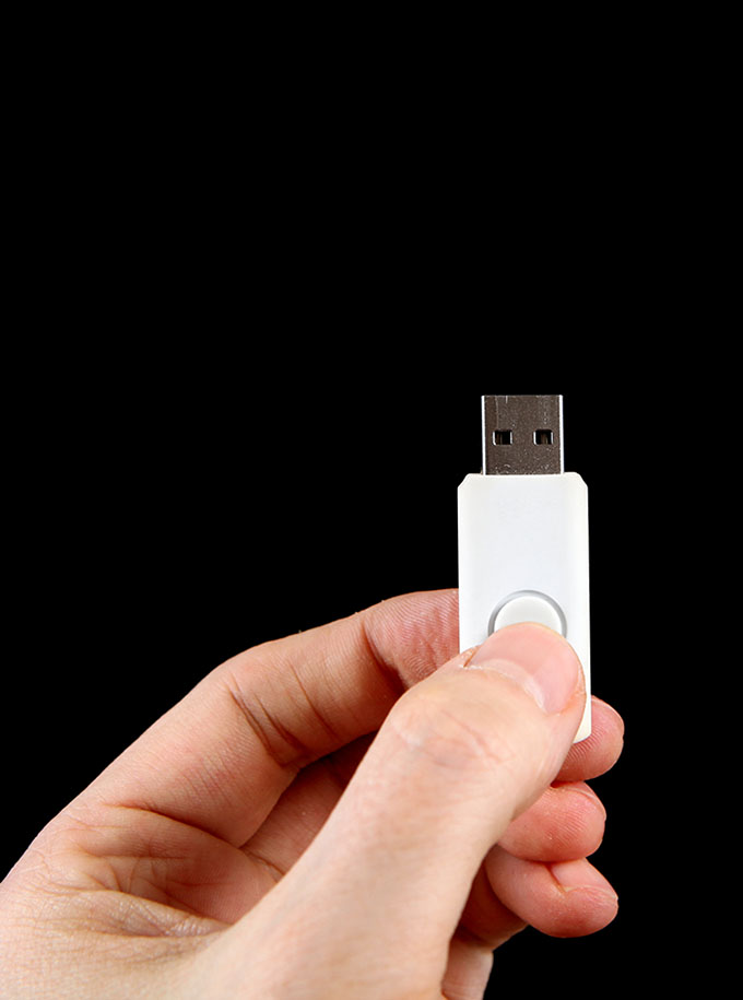 Professional flash USB recovery laboratory and micro-soldering NAND extraction at Data Rescue Labs